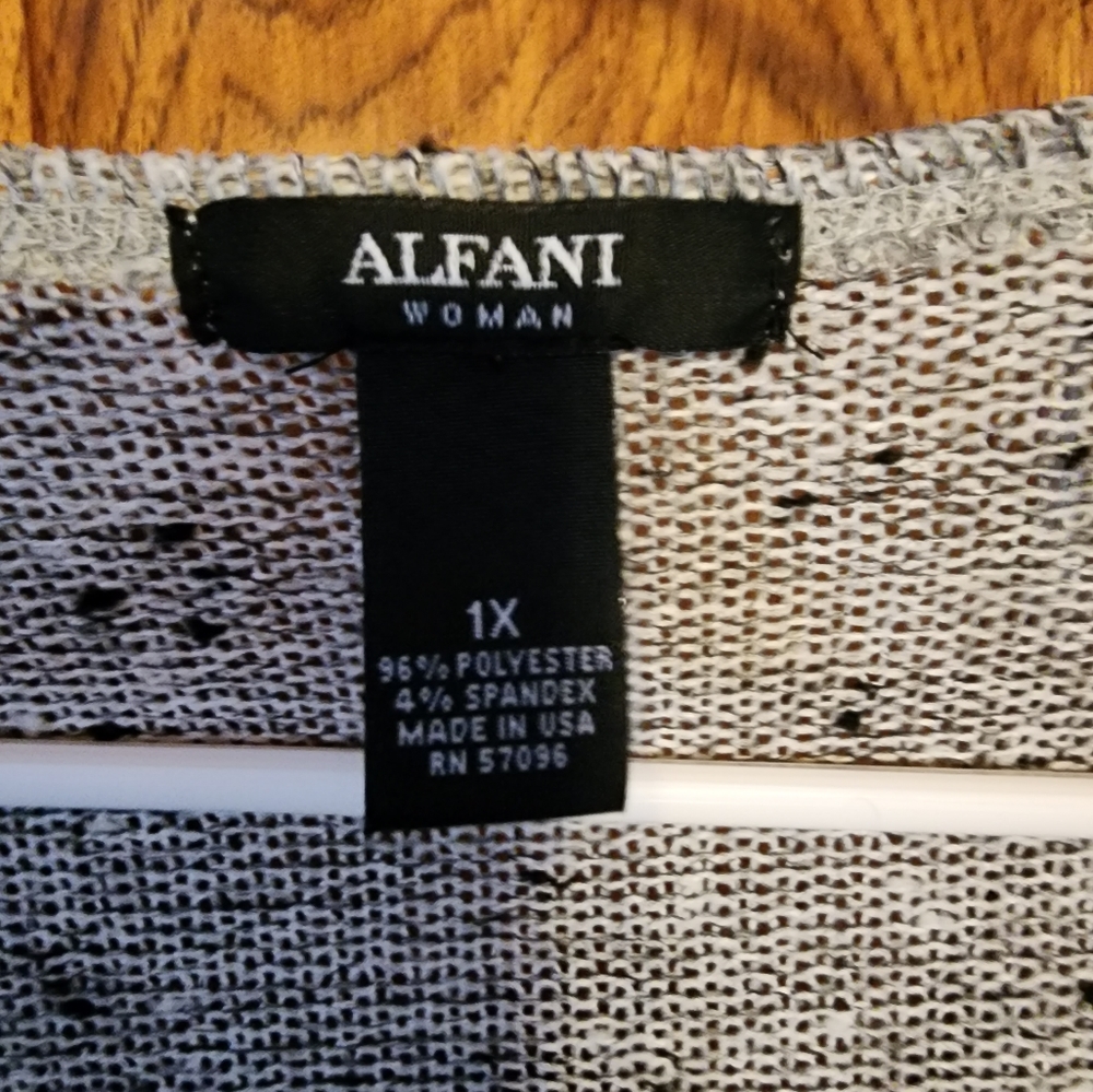 Alfani Woman Grey and White Sweater Size 1X - Picture 2 of 8